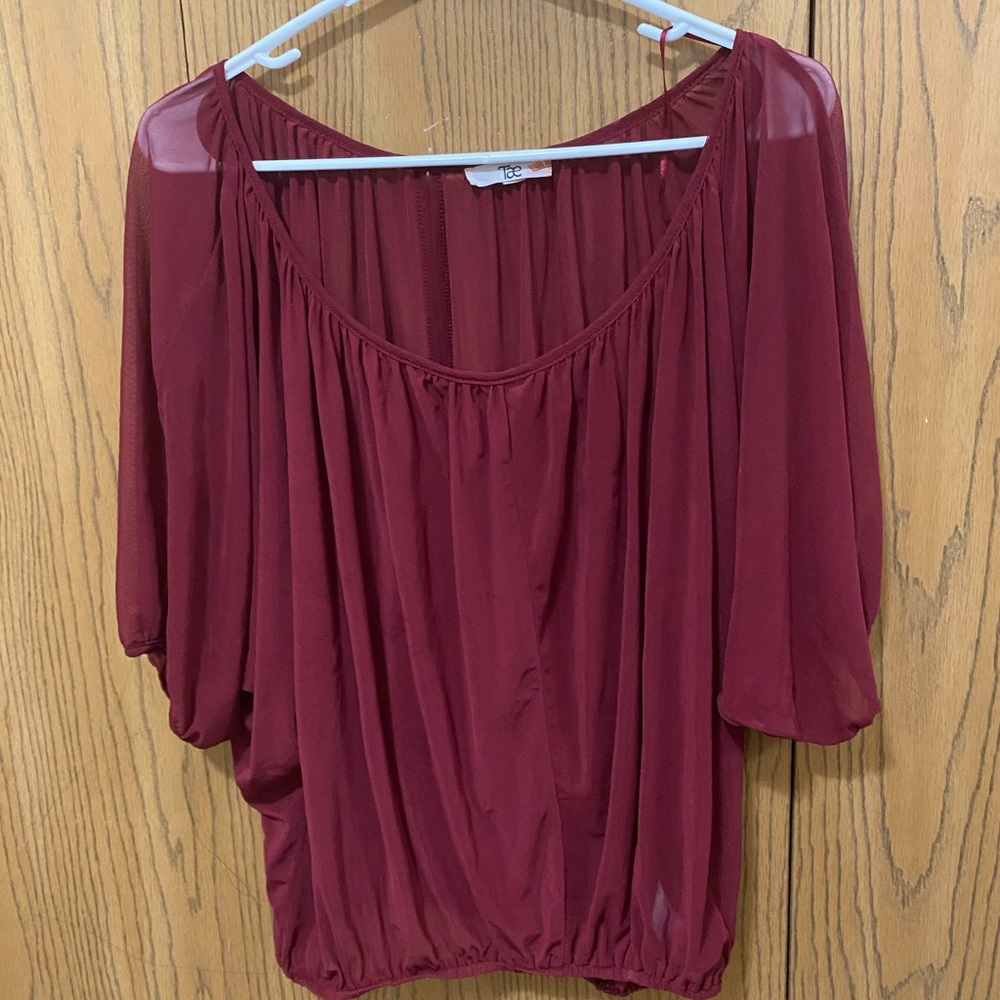 Maroon 3/4 sleeve shirt